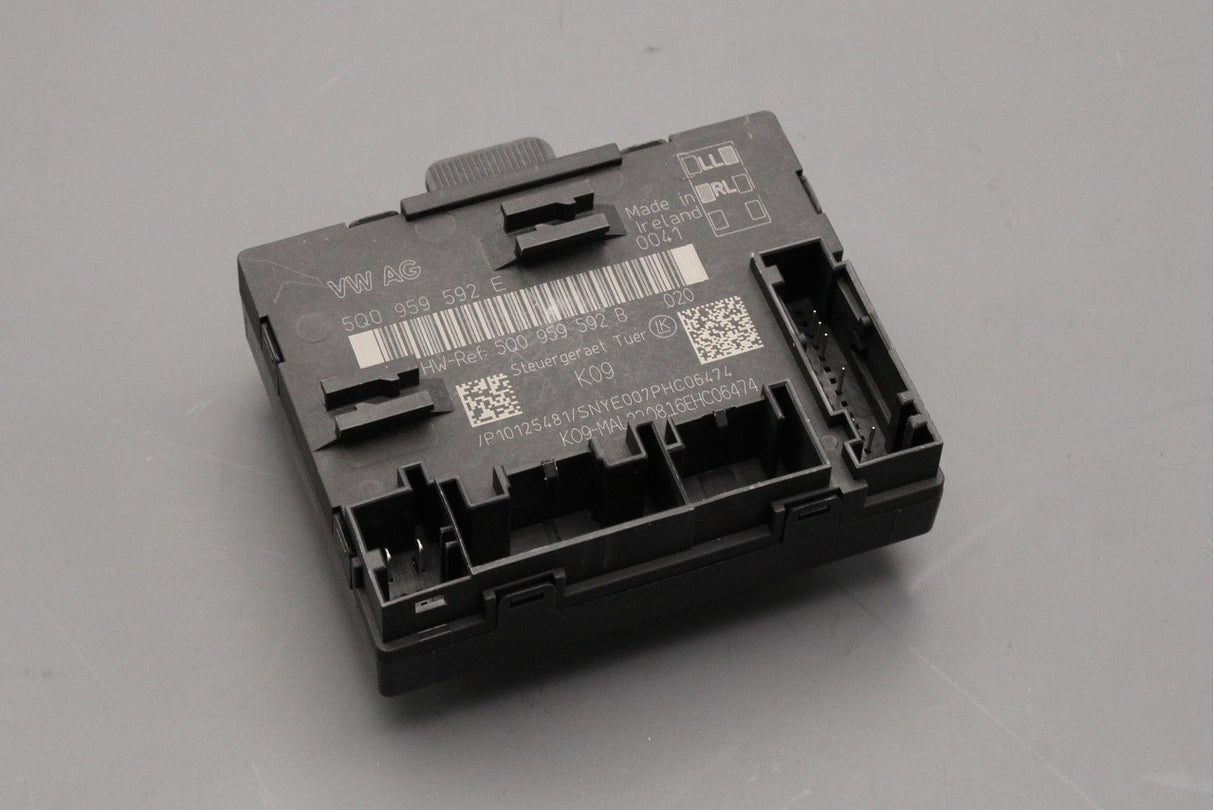 VW Golf Tiguan Audi A3 TT RS3 door control unit (left) 5Q0959592E Z0A