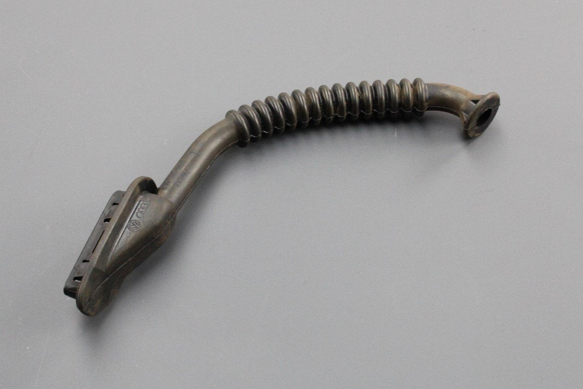 Audi TT TTS TTRS 2007-2014 spoiler water drainage hose (left) 8J0827429, view 1