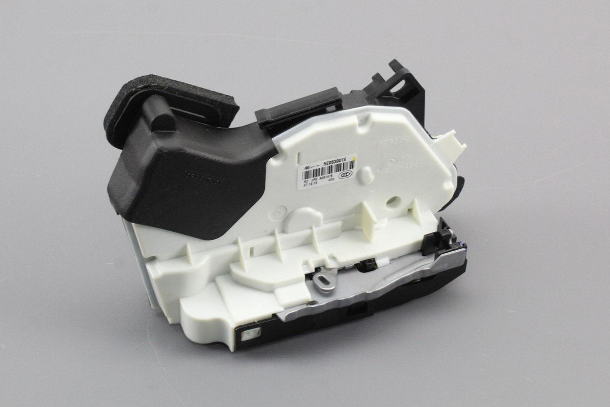 VW Passat Skoda Octavia Yeti SEAT Rear right door lock module 5E0839016