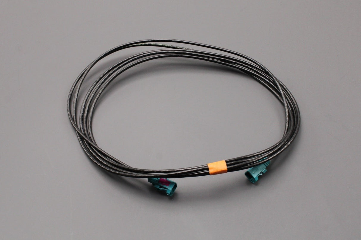 VW ID.Buzz Audi Q3 Skoda SEAT aerial connection wire (3000mm) 000098654