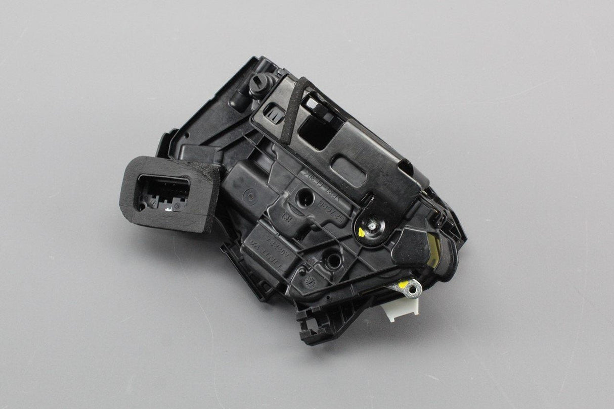 VW Passat Skoda Octavia Yeti SEAT Rear right door lock module 5E0839016
