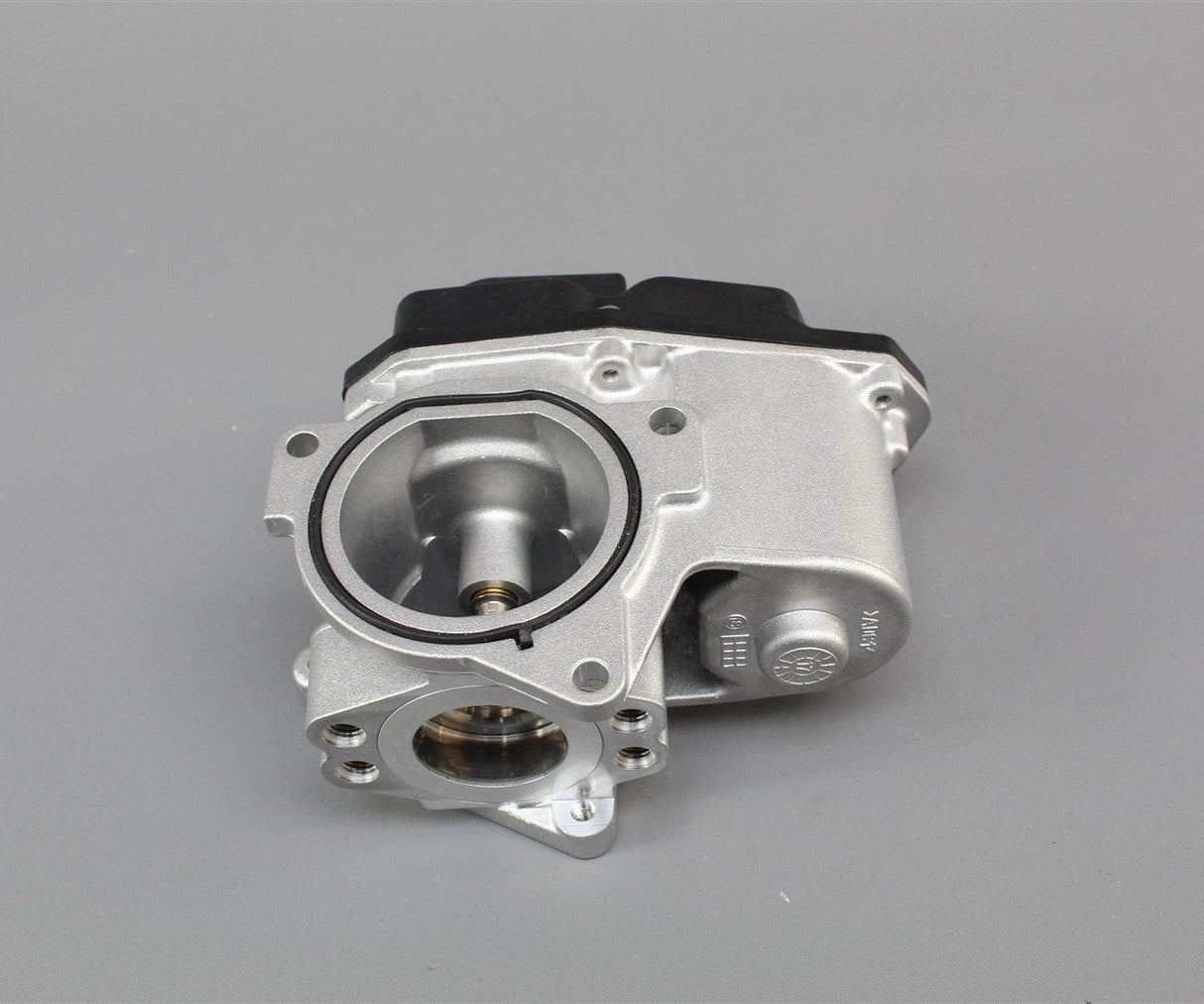 VW Golf MK6 Passat Audi A3 A4 A5 A6 Q5 SEAT 2.0 TDI EGR valve 03L131501K