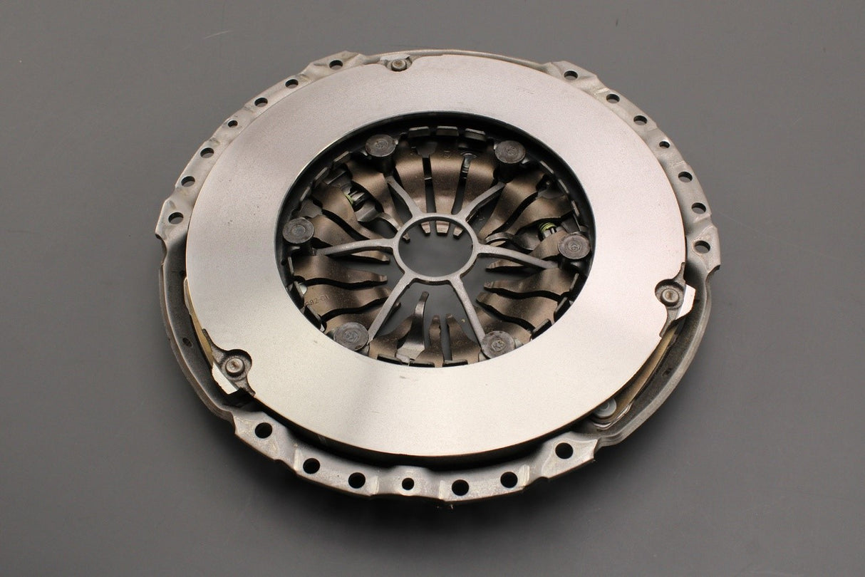 VW Golf MK7 MK7.5 Audi A3 8V Skoda SEAT 2.0TDI clutch kit 04L141015Q