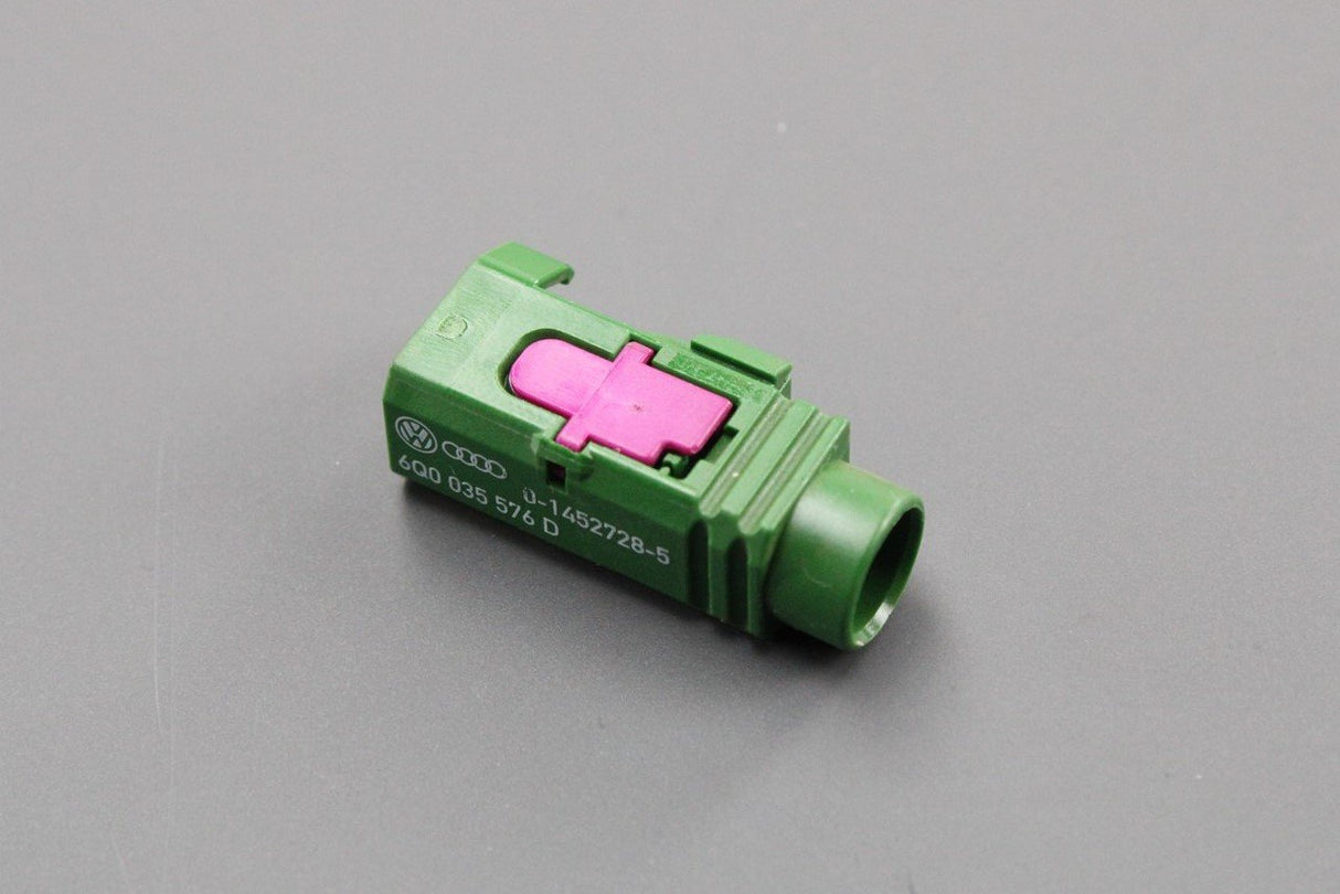 VW Arteon 2017-on a-piller c-pillar female aerial connector 6Q0035576D