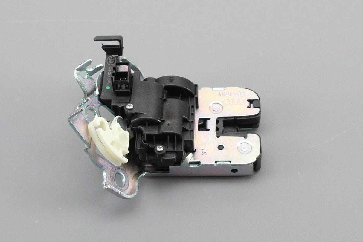 Audi A3 TT A5 A6 A7 Q3 Q5 Q7 RS3 RS6 RS7 Boot lid latch lock 8R0827505A