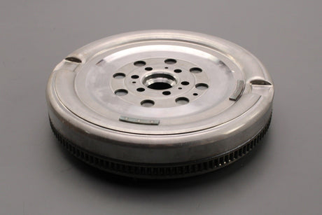 VW Passat B8 Audi Q3 Skoda SEAT 2.0TDI dual mass flywheel 04L105266