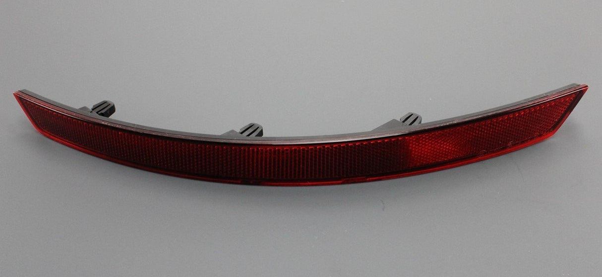 Skoda Superb 2015-on rear bumper reflector (right) 3V5945106