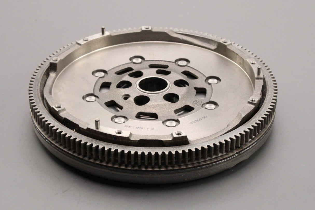 VW Transporter T5.1 T6 SEAT Leon 1.6 2.0 dual mass flywheel 03L105266EB