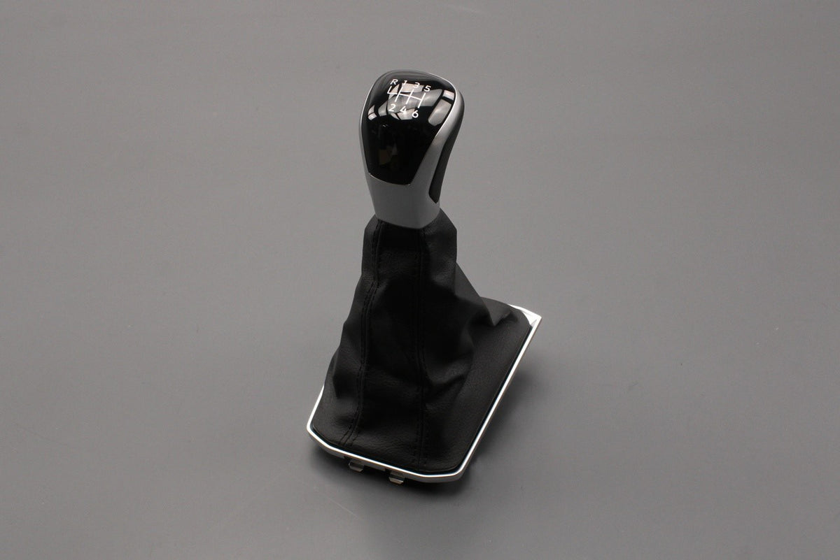 VW Tiguan 2016-2024 6-speed manual gear knob & gaiter 5NC711113C POV, view 1