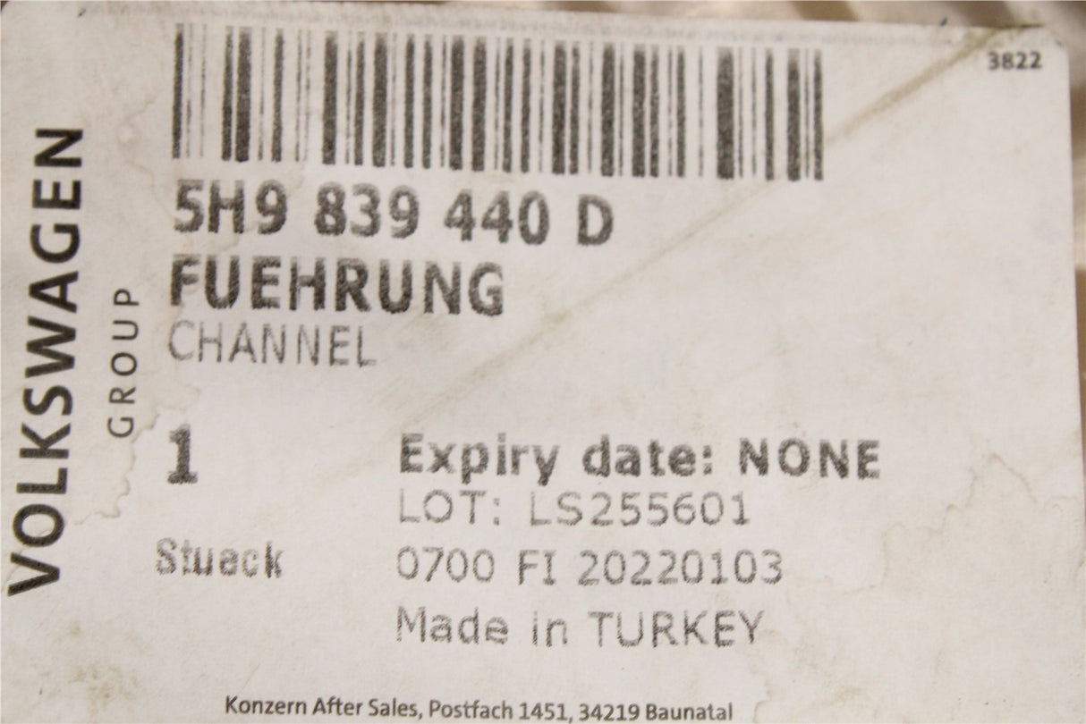 VW Golf MK8 2020-on window guide seal channel (rear right) 5H9839440D