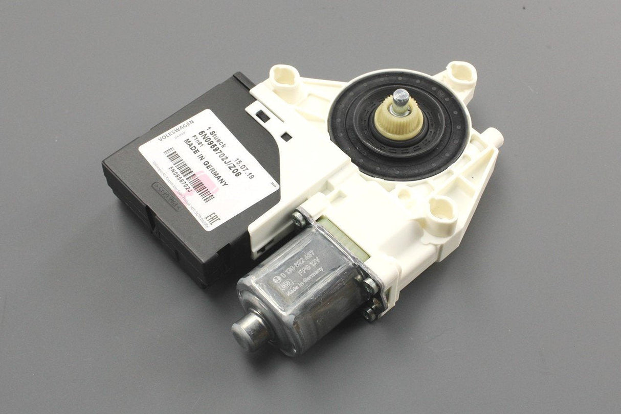 VW Tiguan 2012-18 front left window regulator motor (RHD) 5N0959702J Z06