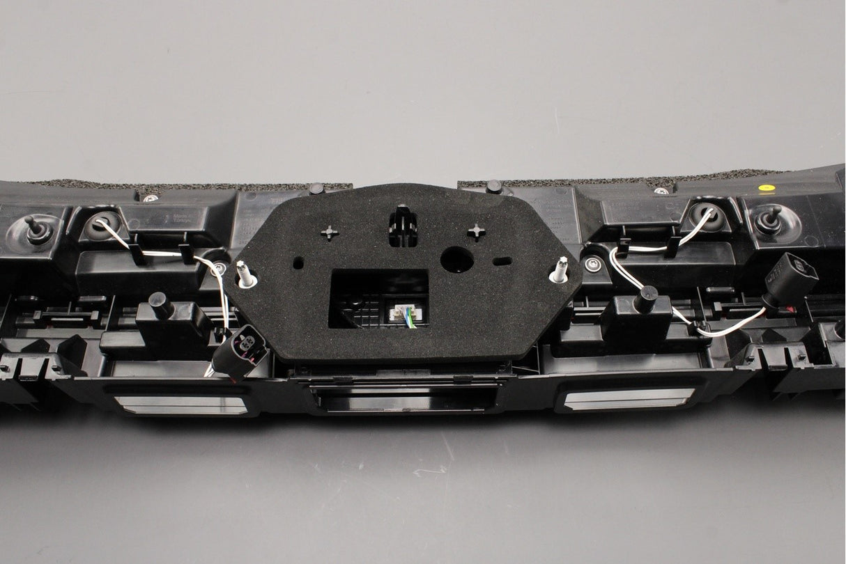 VW Touareg 2018-on LED tail light (rear centre) 760945307E