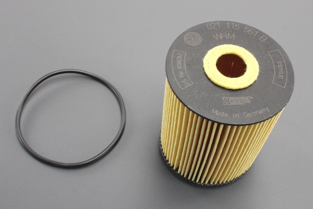 VW Golf MK3 VR6 Touareg 3.2 Audi Q7 3.6 A8 4.2 oil filter 021115562A