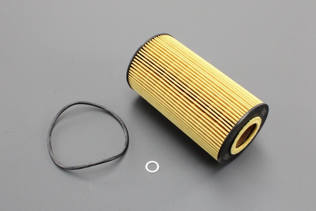 Audi A4 S4 A6 A8 4.2 V8 oil filter element 079198405A