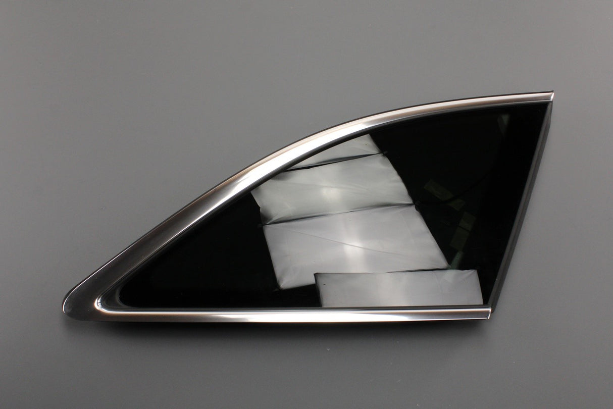 Audi A4 Avant 2016-on rear quarter glass window (right) 8W9845298Q NVB
