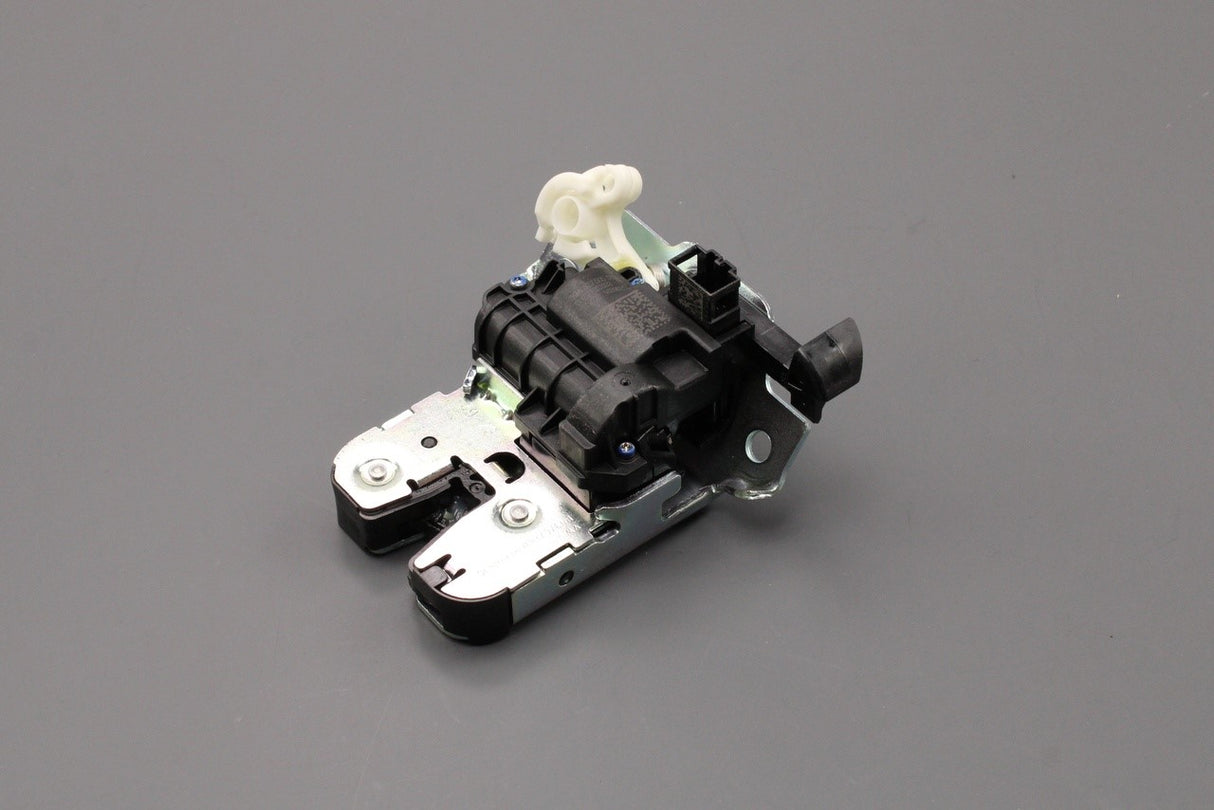 VW ID.4 Passat Audi Skoda Enyaq Superb 2021-on boot lid latch 89A827505