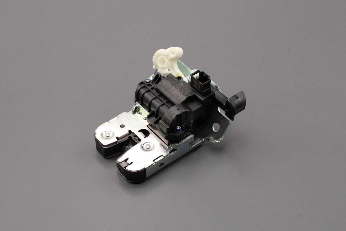 VW ID.4 Passat Audi Skoda Enyaq Superb 2021-on boot lid latch 89A827505, view 1