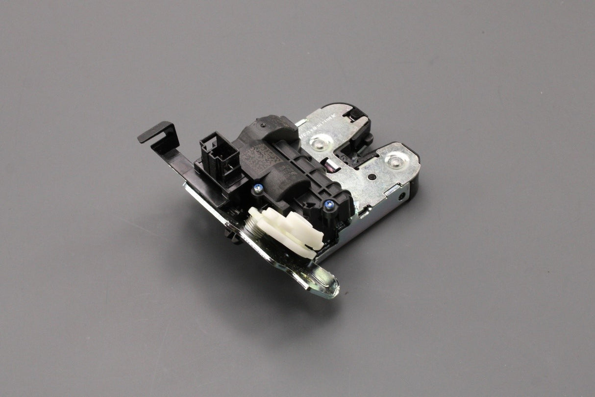 VW ID.4 Passat Audi Skoda Enyaq Superb 2021-on boot lid latch 89A827505