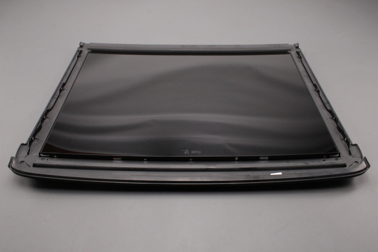 VW Touareg Audi Q7 2016-on panoramic roof glass (rear) 4M0877056E