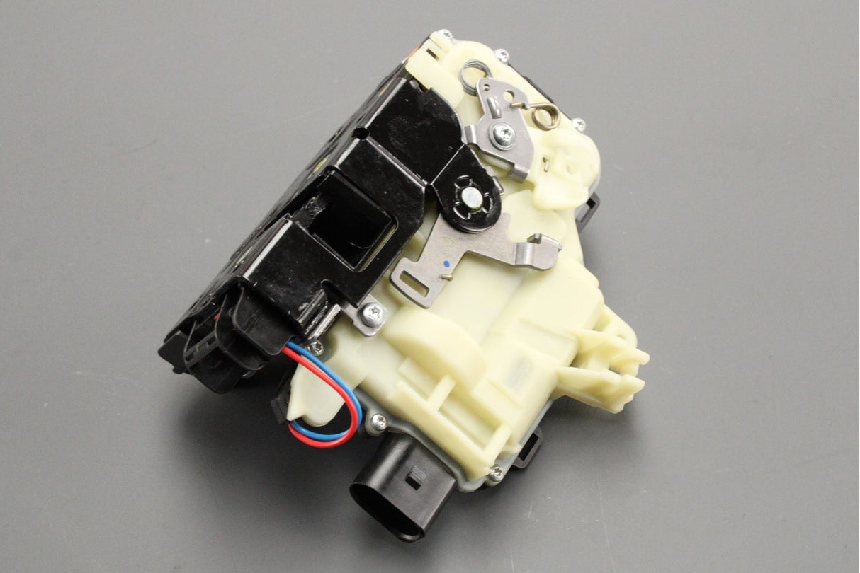 VW Golf MK4 Beetle Lupo SEAT Skoda front door lock (left) 6X2837013C