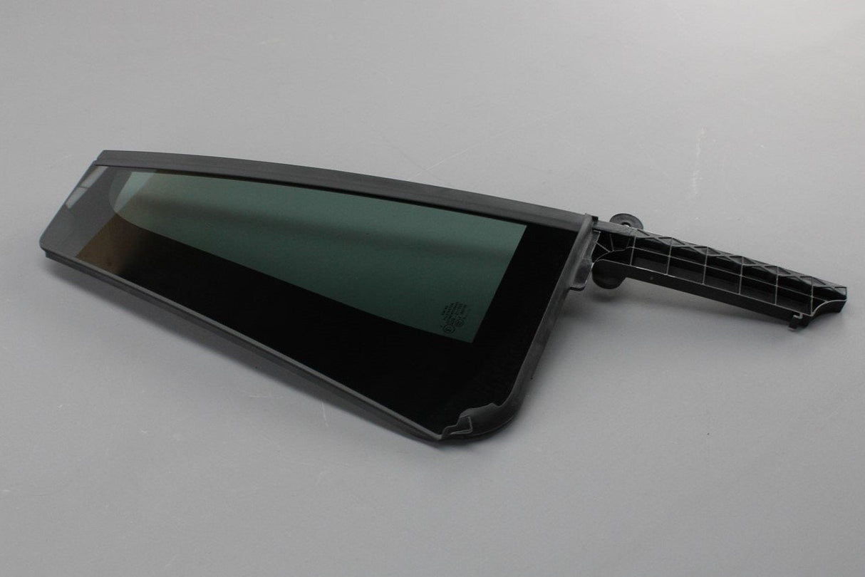 SEAT Tarraco 2019-Onward fixed rear small door window (right) 5FJ845214B