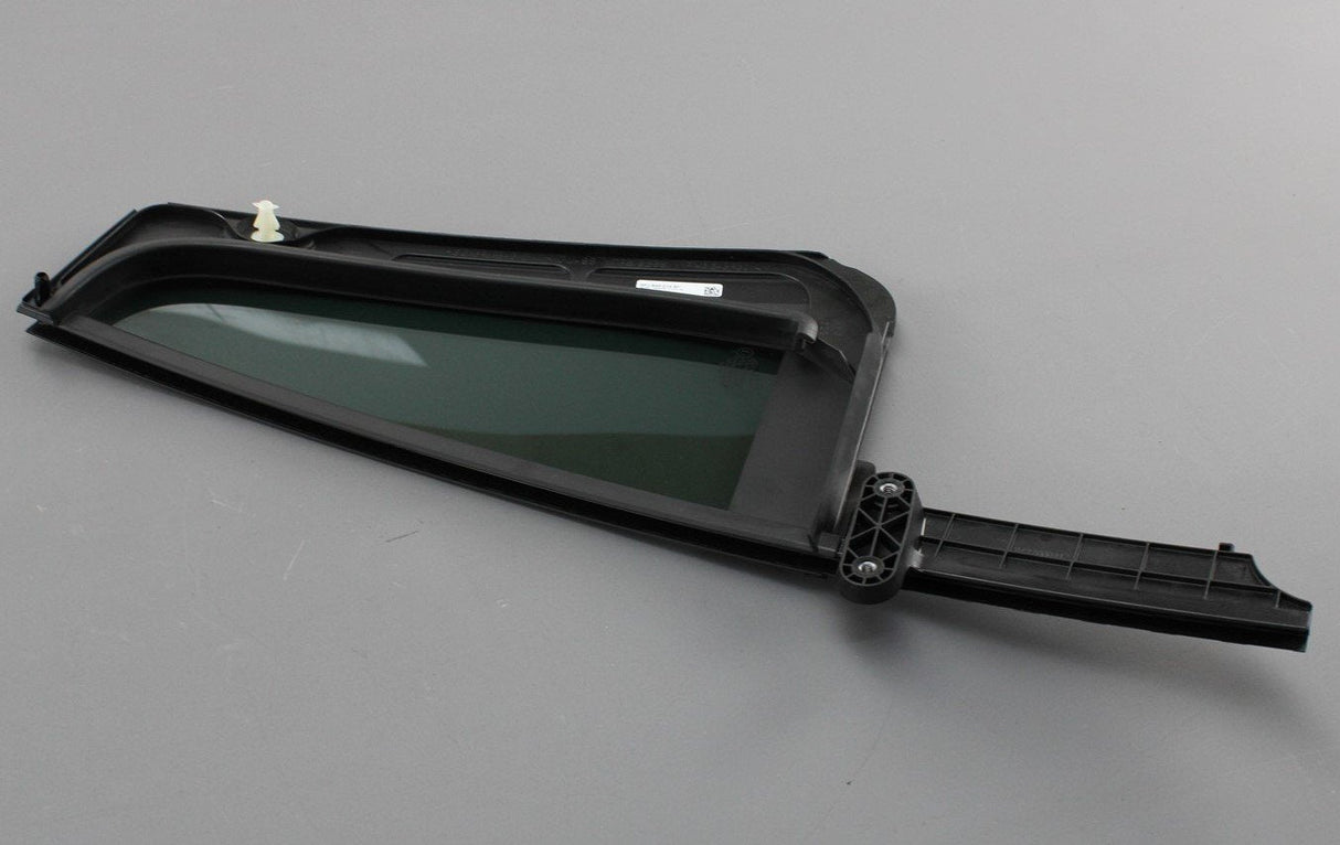 SEAT Tarraco 2019-Onward fixed rear small door window (right) 5FJ845214B