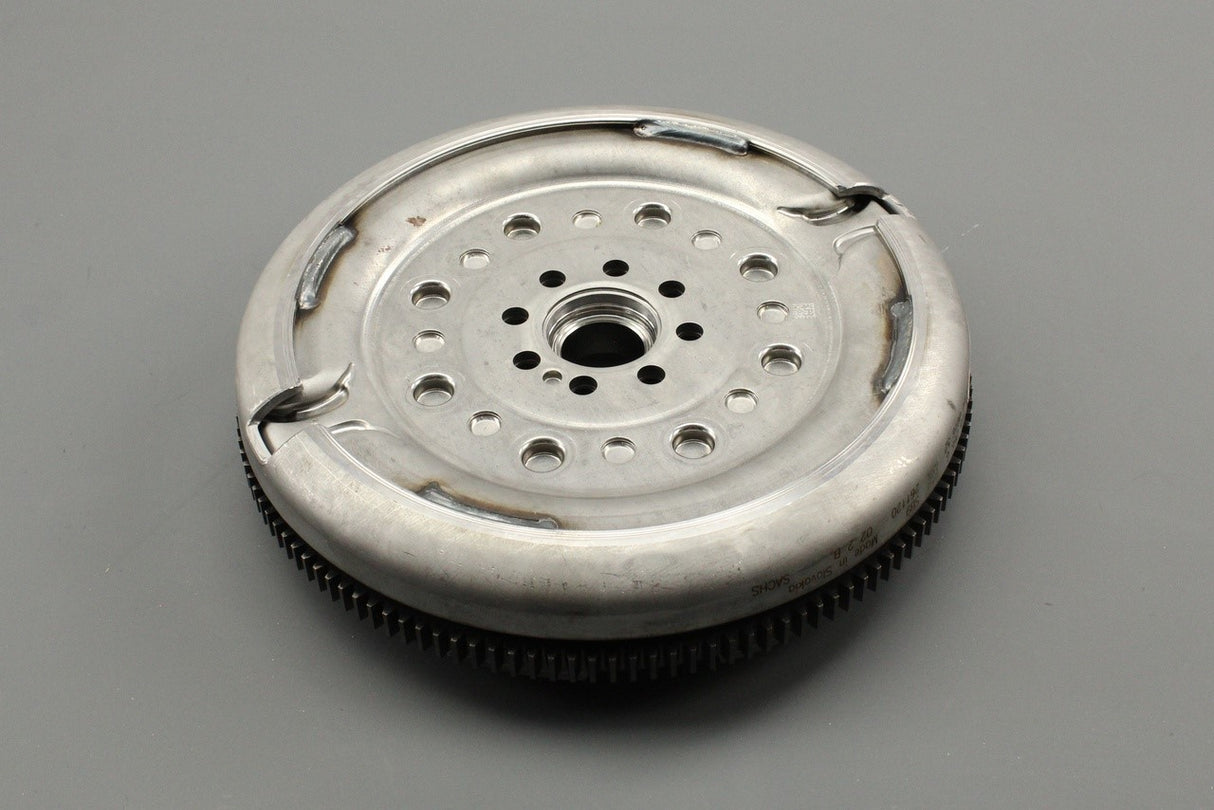VW Polo GTI Audi S1 Skoda Octavia SEAT Ibiza 15-on flywheel 06K105266G