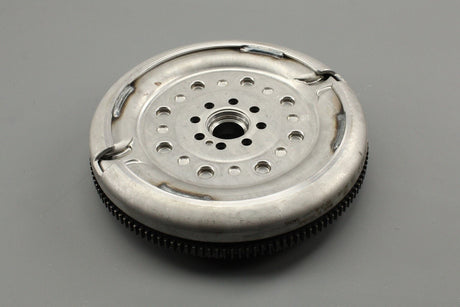 VW Polo GTI Audi S1 Skoda Octavia SEAT Ibiza 15-on flywheel 06K105266G