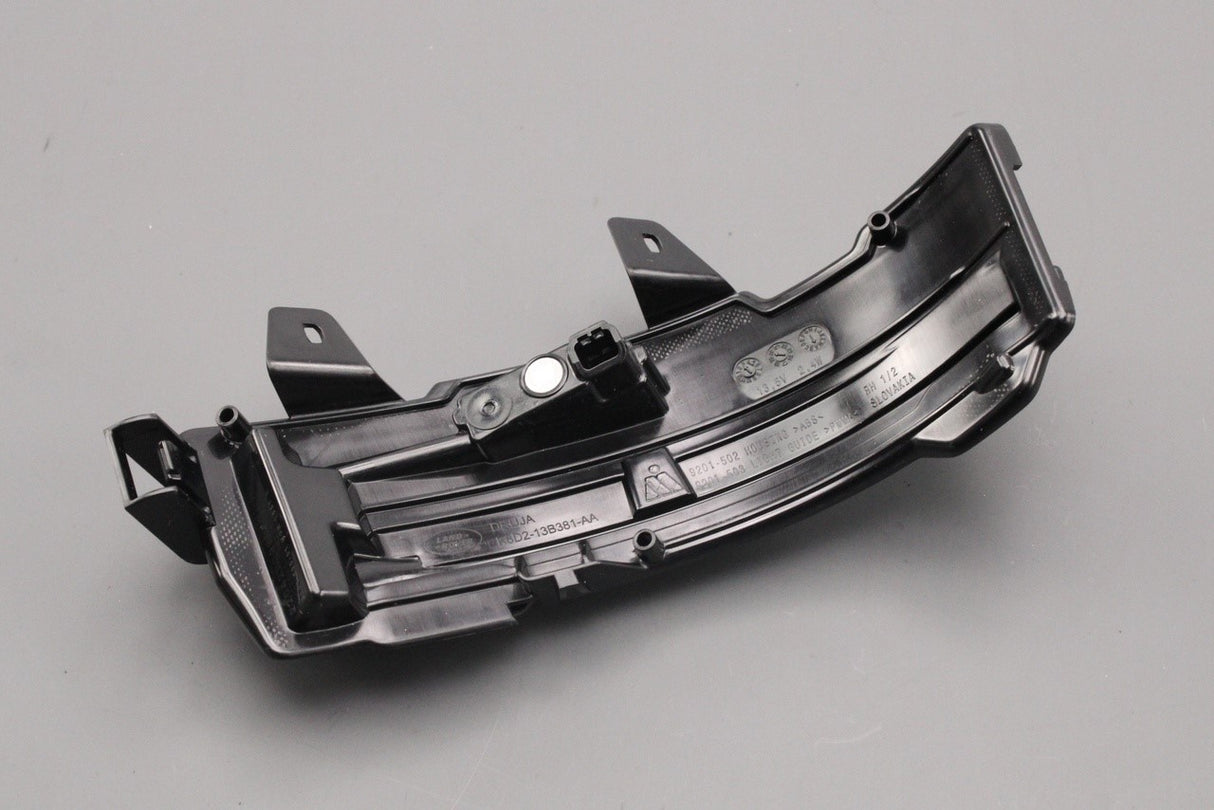 Range Rover Evoque 2019-on wing mirror indicator (right) LR114757