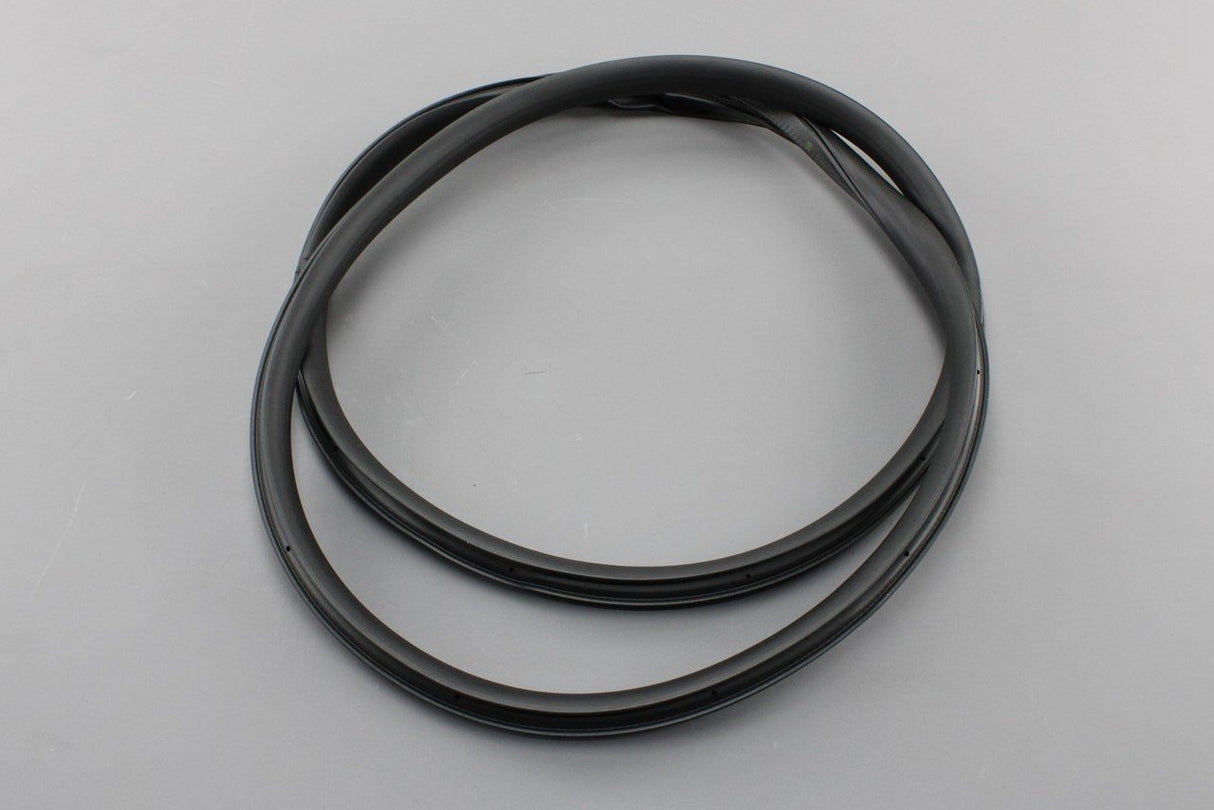 SEAT Leon estate 2013-2020 rear door seal (left) 5F9867367A 9B9
