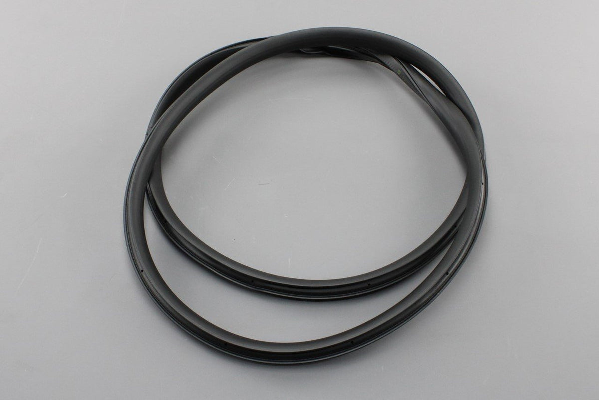 SEAT Leon estate 2013-2020 rear door seal (left) 5F9867367A 9B9, view 1