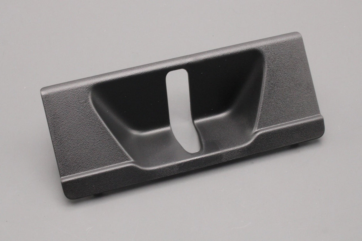 Land Rover Discovery 5 2017-on interior tailgate latch cover LR088769