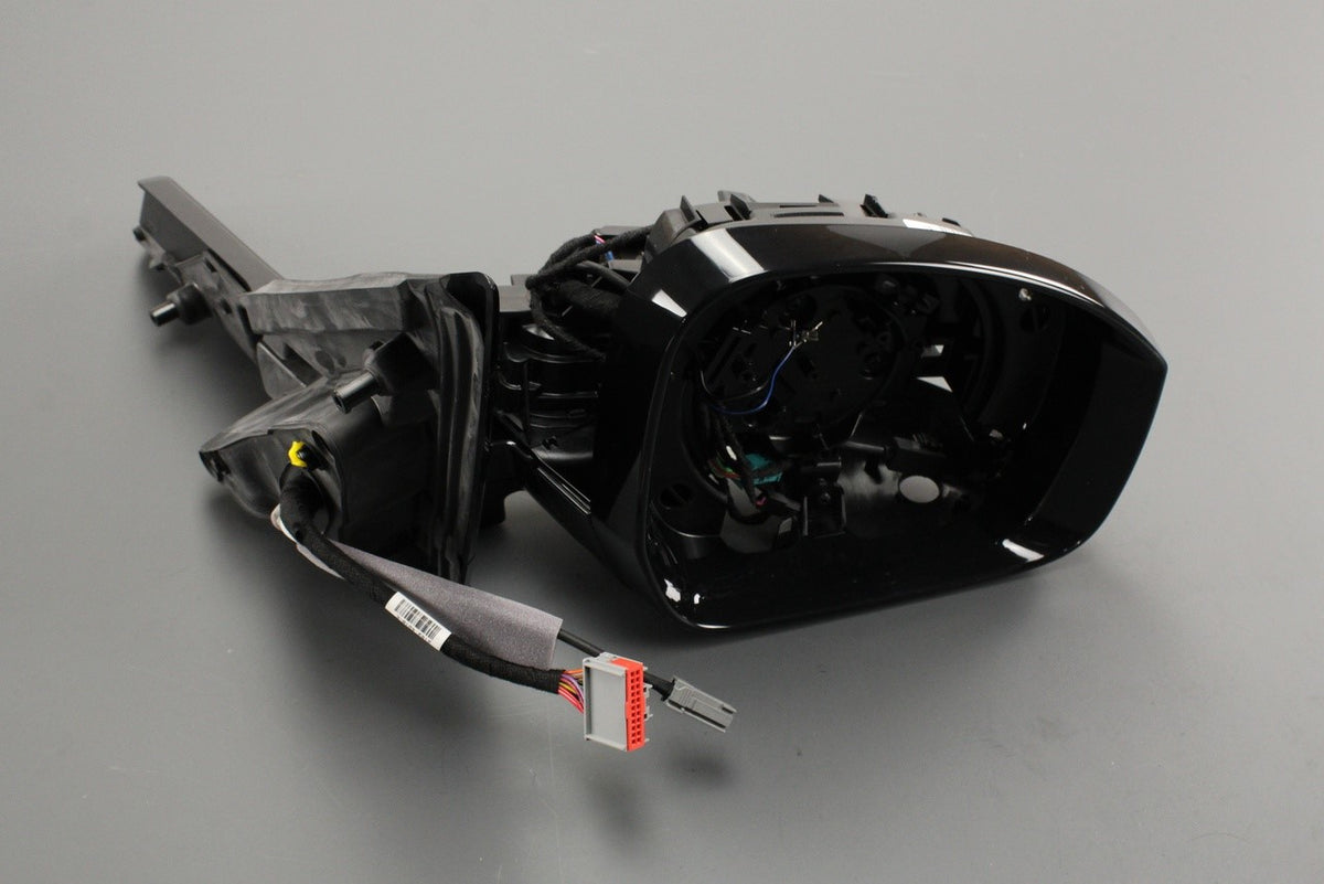 Land Rover Discovery 5 2017-on wing mirror housing (right) LR083169, view 1