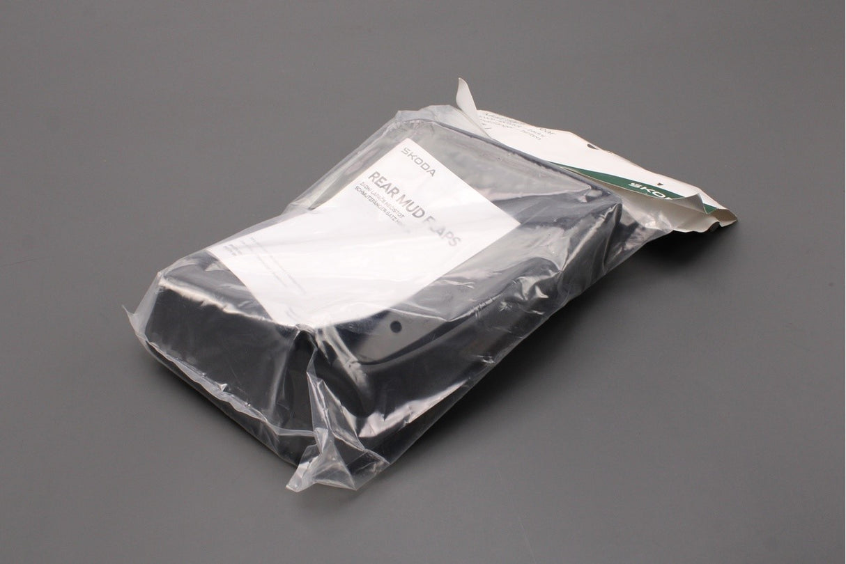Skoda Superb Estate 2024-on mud flaps (rear) 3P0075101