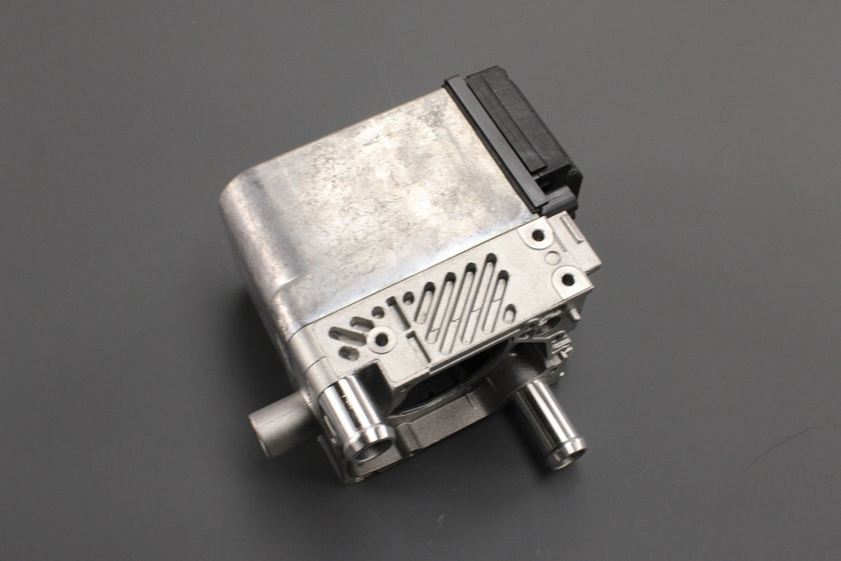 Audi Q7 2010-2015 water circuit heat exchanger housing TDI 4L0819953R