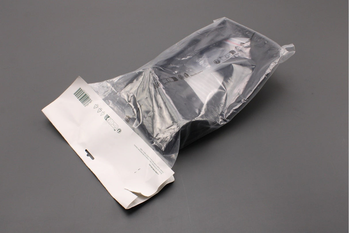 Skoda Superb Estate 2024-on mud flaps (rear) 3P0075101