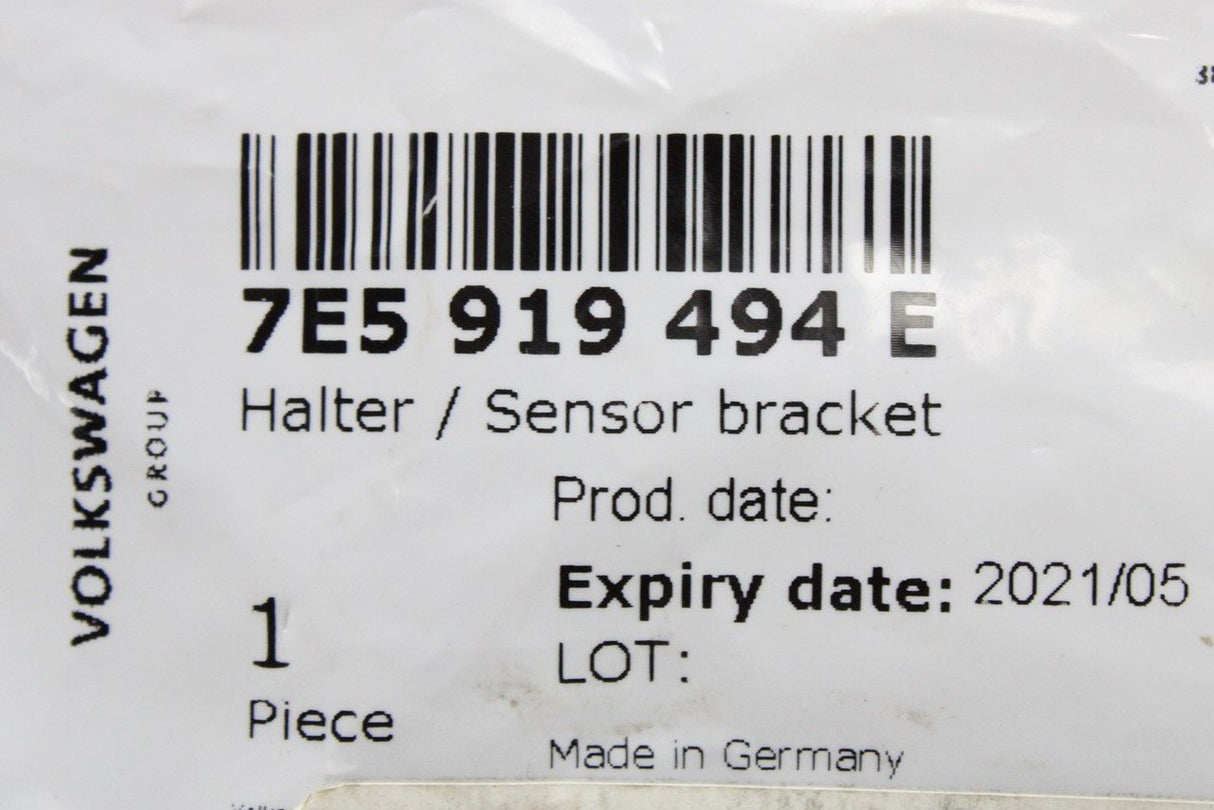 VW Transporter T6 Right front inner parking sensor bracket 7E5919494E