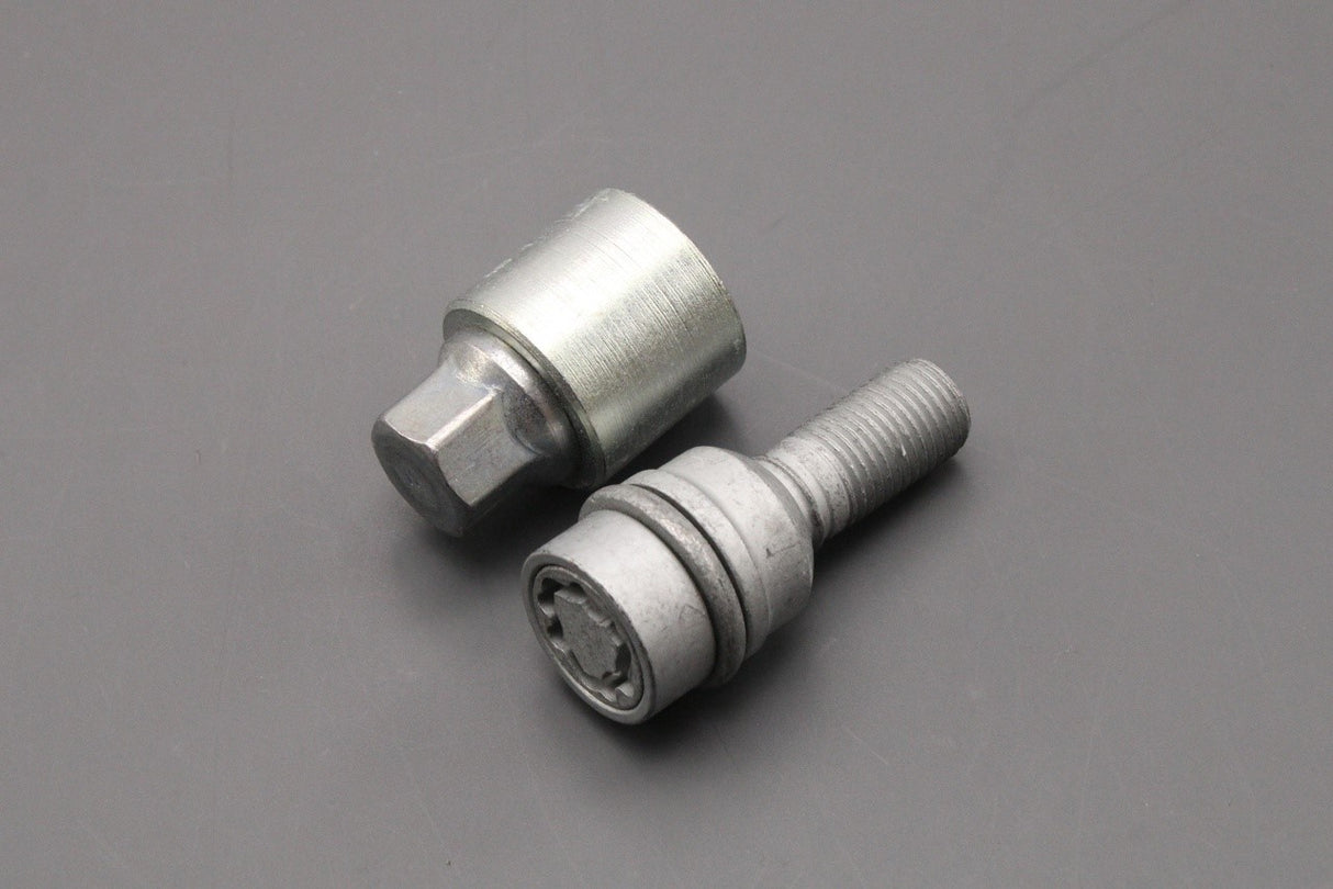 Audi A8 Q3 Q5 Q7 Q8 RSQ8 locking wheel nut with key 8R0698139 811