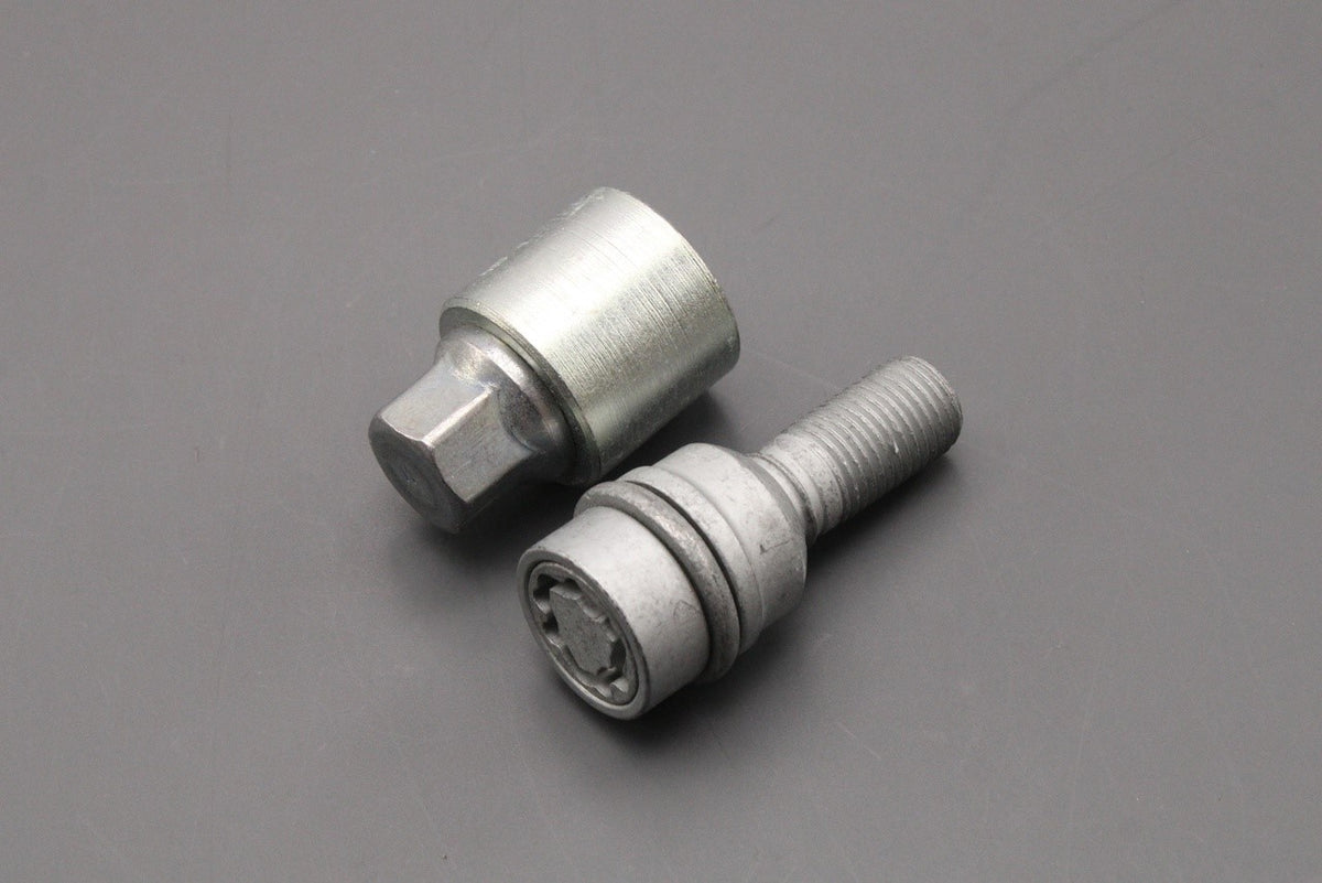 Audi A8 Q3 Q5 Q7 Q8 RSQ8 locking wheel nut with key 8R0698139 811, view 1