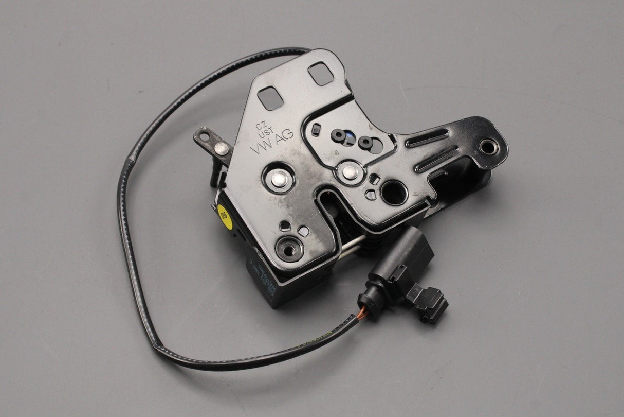 Audi R8 2016-2024 bonnet latch lock (front) 420823509C