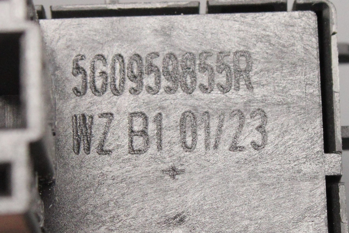 VW Polo Audi A1 18-on electric window switch (passenger) 5G0959855R WZU