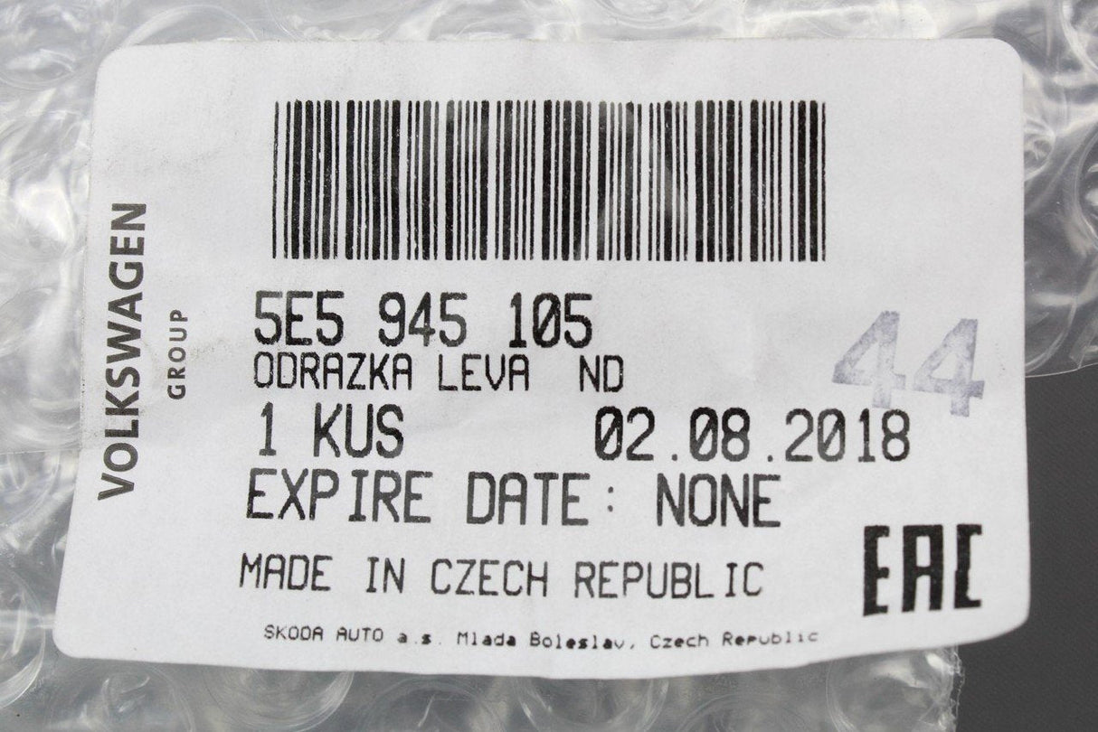 Skoda Octavia Saloon 2013-20 Rear left bumper reflector 5E5945105