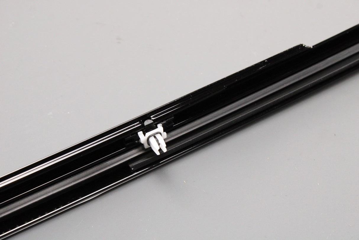 Audi A6 S6 C7 11-18 RS6 C7 13-18 roof moulding (left) 4G9853703G T94