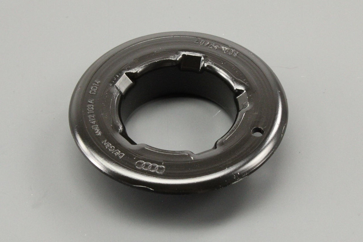 Audi A4 A5 A6 A7 Q5 Q7 Q8 VW Touareg front suspension plate 4M0412103A, view 1
