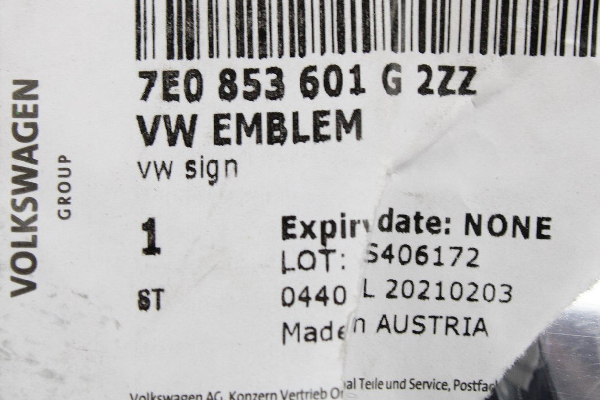 VW Transporter T6.1 Crafter VW badge emblem chrome (front) 7E0853601G2ZZ
