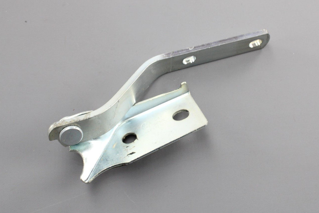 VW Polo 6N/2 1995-2000 bonnet hinge (right) 6N0823302