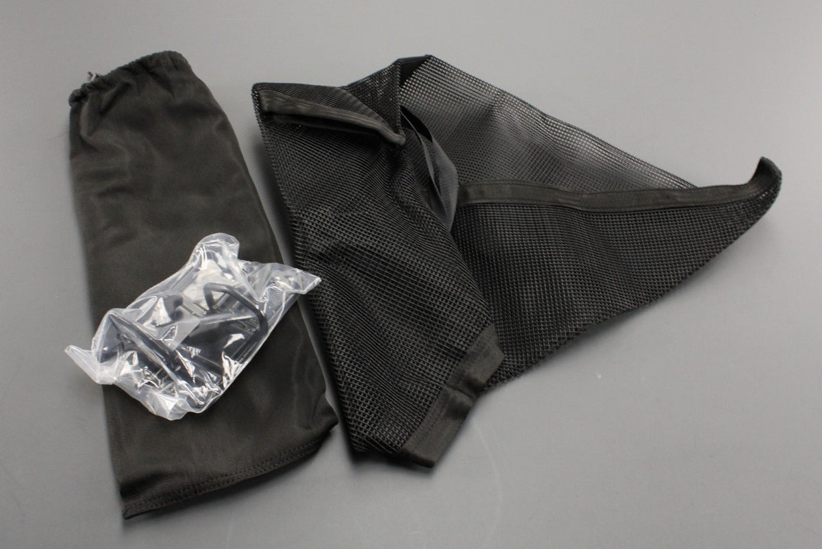 Land Rover Defender 2020-on luggage partition cargo net LR133512, view 1