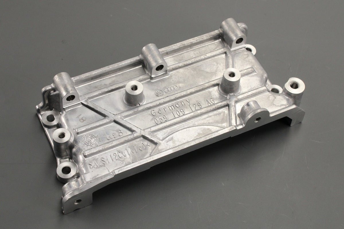 VW Touareg Audi 3.0 TDI cylinder head timing cover (cyl 4-6) 059109129AG, view 1