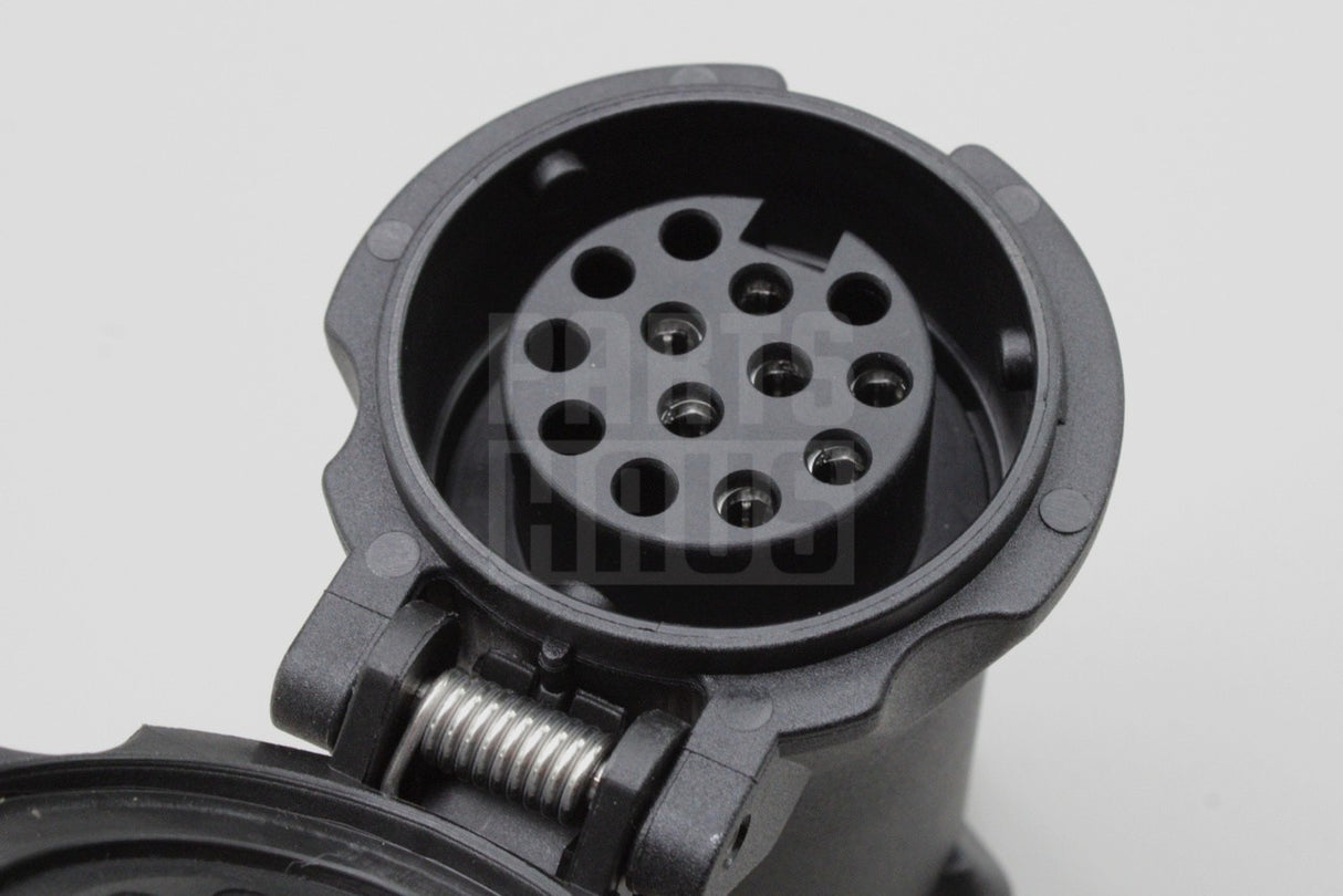 Volkswagen accessory towing adapter 7 pin to 13 pin 000055300D