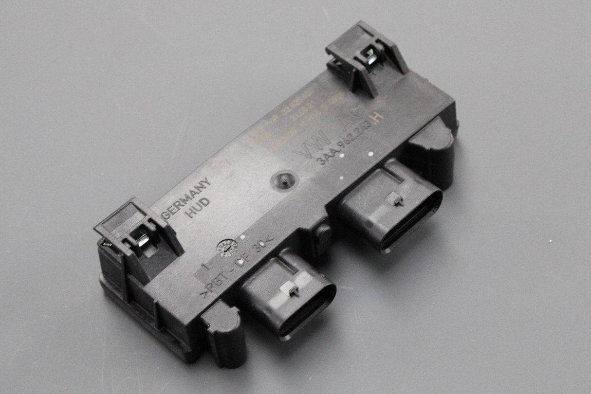 VW Passat Audi A4 A5 RS4 RS5 16-on boot opening control unit 3AA962243H